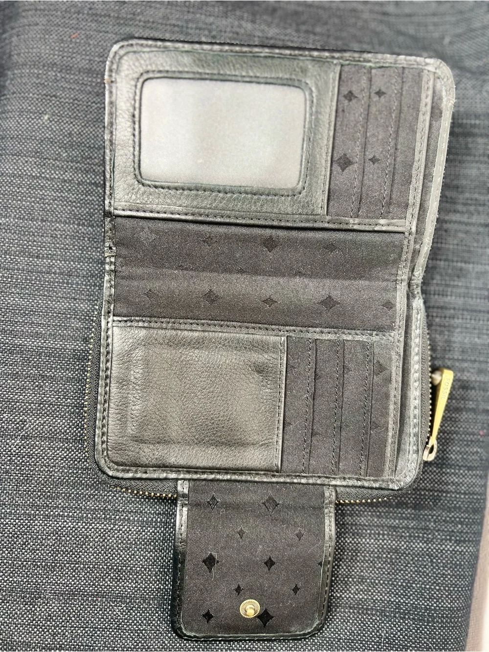 Fossil Women’s Wallet Explorer Black Leather Button and Zip & Snap Card Holder